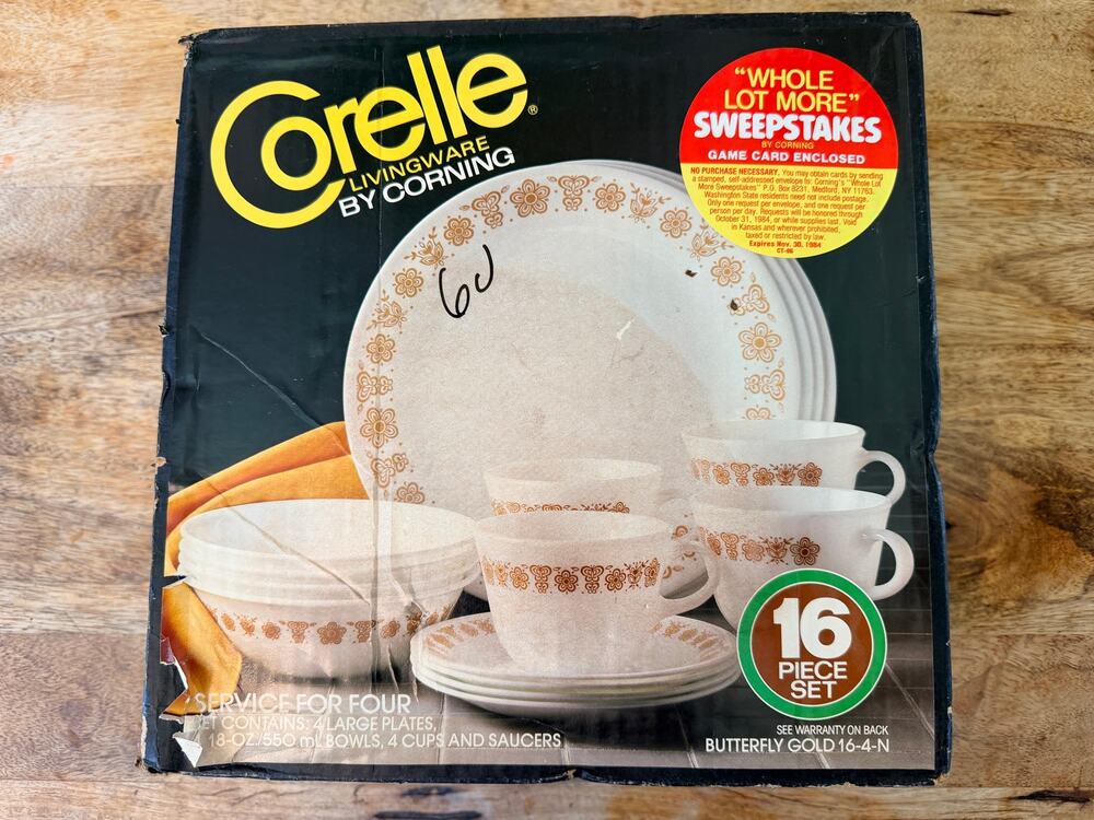 Vintage Corelle Butterfly Gold 16 Piece Dinnerware Set Original Box Corning 1984